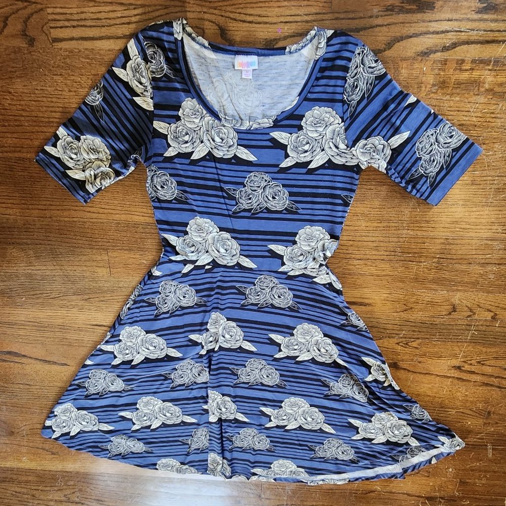 Cotton dress with floral detail